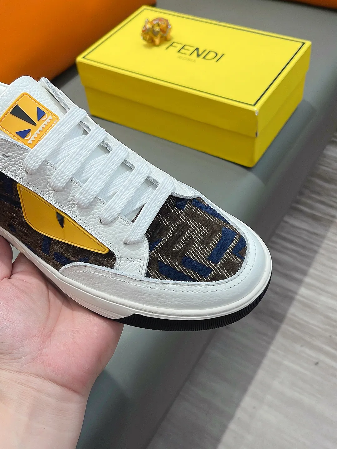 Men's shoes FENDI "Fendi" P400 Regular size: 38-44 (casual shoes) Product materials: Selected cowhide upper, soft sheepskin lining; original outsole.